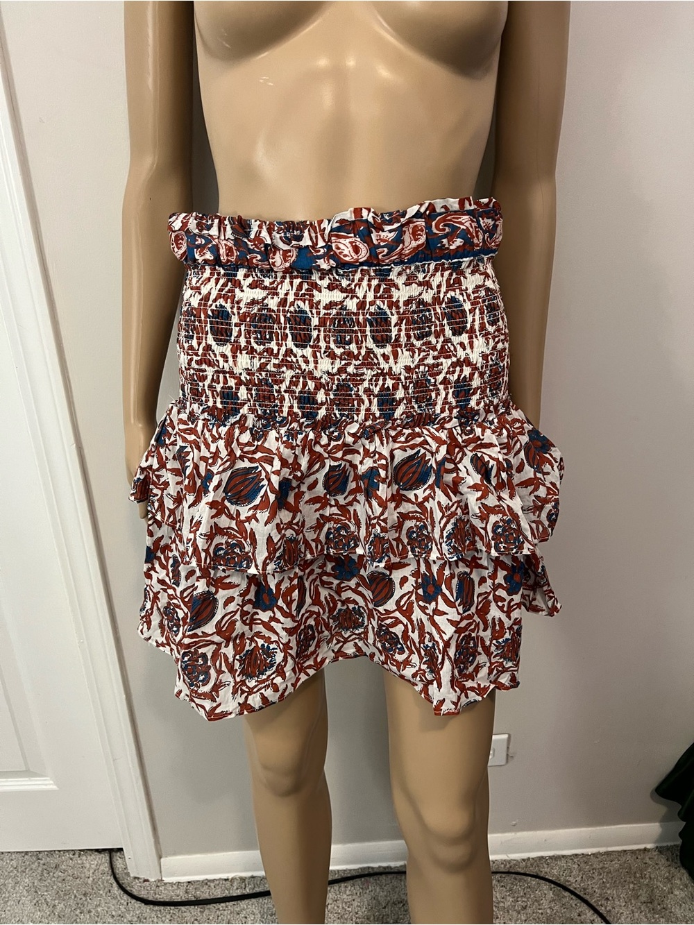 NWT House of Harlow 1960 Smocked Tiered Mini Skirt in the "Marble Rust" floral,L